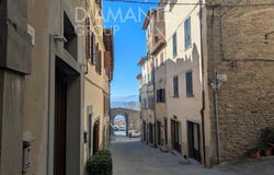 Cortona, Tuscany 52044