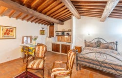 Cortona, Tuscany 52044