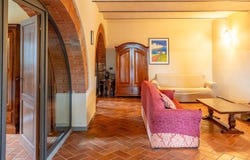 Laterina, Tuscany 52020