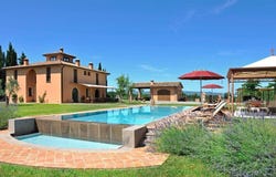 Peccioli, Tuscany 56037