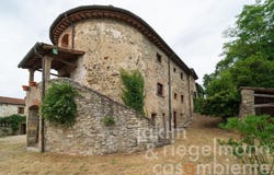 Poppi, Tuscany 52014