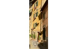 Cortona, Tuscany 52044