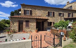 Volterra, Tuscany 56048