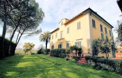 Uzzano, Tuscany 51010