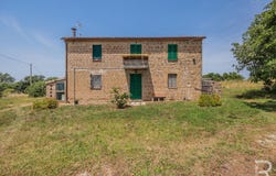 Sorano, Tuscany 58010