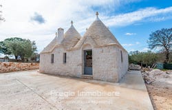 Locorotondo, Apulia 70010