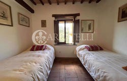 Cetona, Tuscany 53040