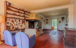 Cevoli, Tuscany 56035