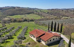 Cinigiano, Tuscany 58044