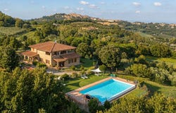 Montepulciano, Tuscany 53045
