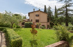 Cetona, Tuscany 53040