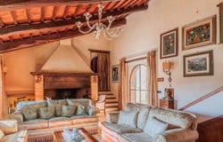 Sinalunga, Tuscany 53048
