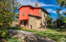 Uzzano, Tuscany 51010