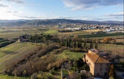 Sinalunga, Tuscany 53048