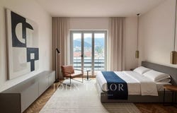 Como, Lombardy 22100