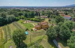 Uzzano, Tuscany 51010