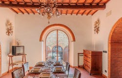 Sinalunga, Tuscany 53048