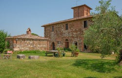 Cetona, Tuscany 53040