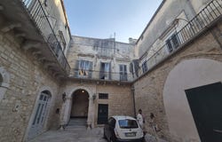 Trani, Apulia 76125