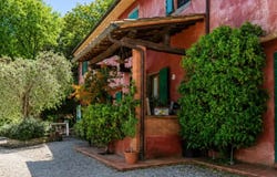 Uzzano, Tuscany 51010