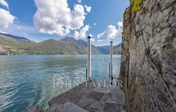 Como, Lombardy 22100