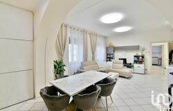 Casnate con Bernate, Lombardy 22070