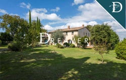 Cetona, Tuscany 53040