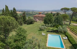 Cetona, Tuscany 53040