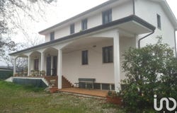 Roccascalegna, Abruzzo 66040
