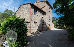 Cortona, Tuscany 52044