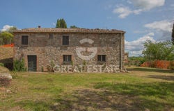 Cetona, Tuscany 53040