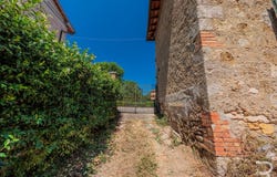 Monteriggioni, Tuscany 53035