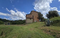 Lari, Tuscany 56035