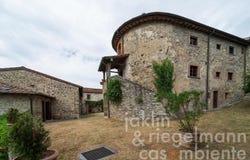 Poppi, Tuscany 52014