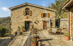 Loro Ciuffenna, Tuscany 52024