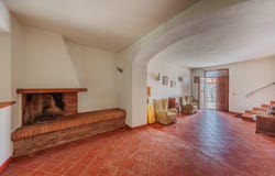 Piazza Barbana, Murci, Tuscany 58054
