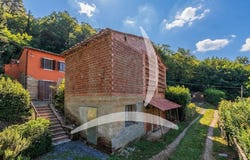 Pescia, Tuscany 51012