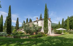 Cetona, Tuscany 53040