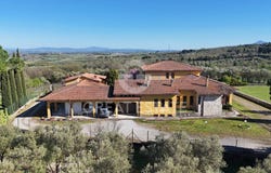 Montepulciano, Tuscany 53045