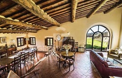 Trequanda, Tuscany 53020