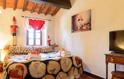Sinalunga, Tuscany 53048