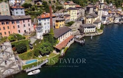 Como, Lombardy 22100