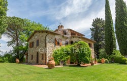 Cetona, Tuscany 53040