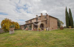 Chiusi, Tuscany 53043