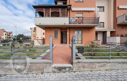 Cortona, Tuscany 52044