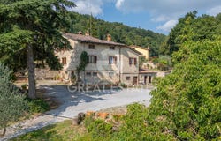 Cetona, Tuscany 53040
