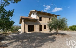 Collecorvino, Abruzzo 65010
