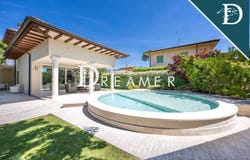 via versilia, 27, Forte dei Marmi, Tuscany 55042