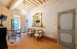 Cortona, Tuscany 52044