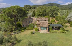 Cetona, Tuscany 53040